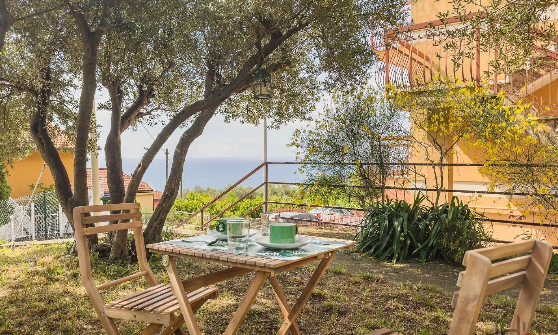 Garden & Sea View - Free Beach Access And Garage - Wifi Varazze 0*,